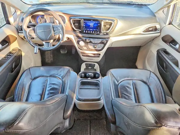 2C4RC1BG9HR820402 2017 CHRYSLER PACIFICA - Image 8