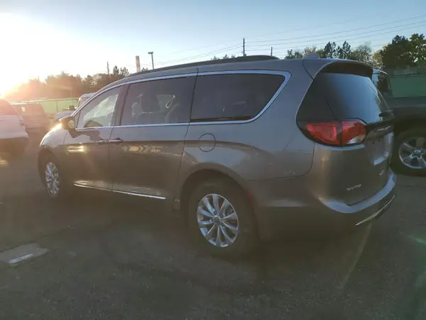 2C4RC1BG9HR822957 2017 CHRYSLER PACIFICA - Image 2