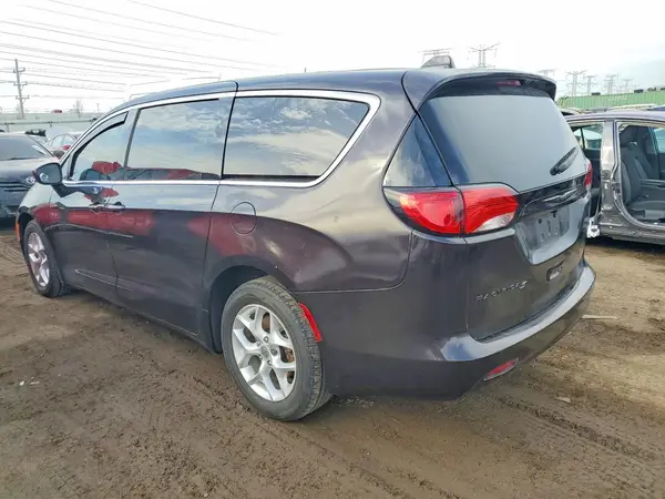 2C4RC1BG9HR823901 2017 CHRYSLER PACIFICA - Image 2