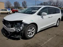 2C4RC1BG9HR826930 2017 CHRYSLER PACIFICA