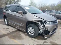 2C4RC1BG9HR831786 2017 CHRYSLER PACIFICA