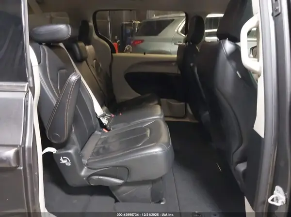 2C4RC1BG9HR831867 2017 CHRYSLER PACIFICA - Image 8