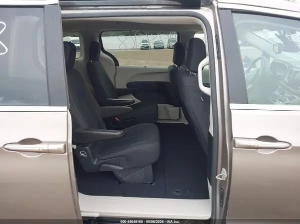 2C4RC1BG9HR844540 2017 CHRYSLER PACIFICA - Image 8