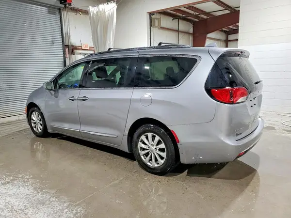 2C4RC1BG9JR102306 2018 CHRYSLER PACIFICA - Image 2