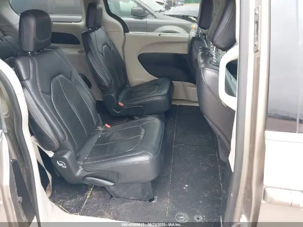 2C4RC1BG9JR102368 2018 CHRYSLER PACIFICA - Image 8