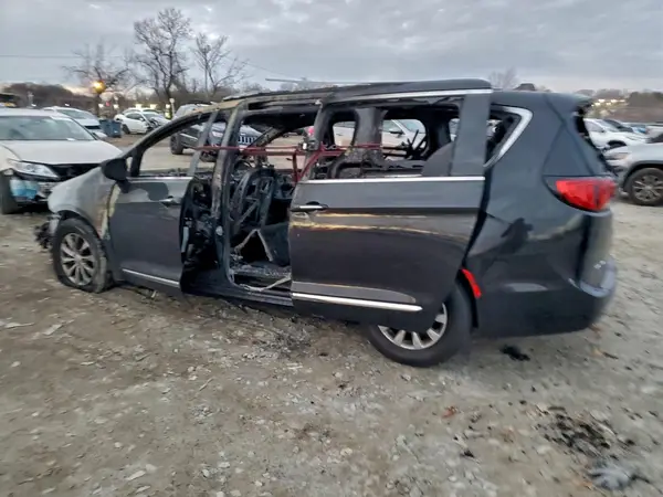 2C4RC1BG9JR107800 2018 CHRYSLER PACIFICA - Image 2