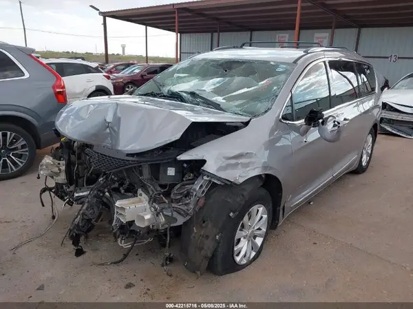 2C4RC1BG9JR110289 2018 CHRYSLER PACIFICA - Image 2