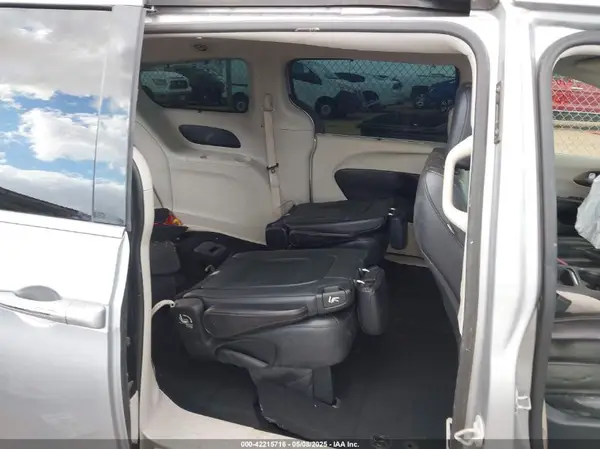 2C4RC1BG9JR110289 2018 CHRYSLER PACIFICA - Image 8