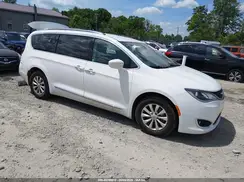 2C4RC1BG9JR110549 2018 CHRYSLER PACIFICA