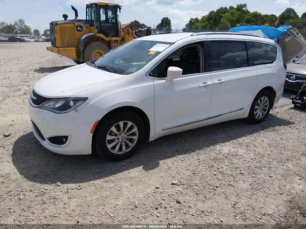 2C4RC1BG9JR110549 2018 CHRYSLER PACIFICA - Image 2