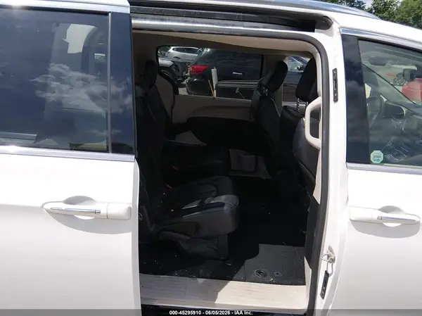 2C4RC1BG9JR110549 2018 CHRYSLER PACIFICA - Image 8
