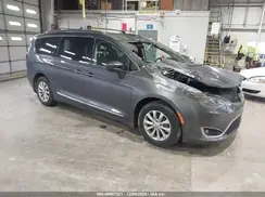 2C4RC1BG9JR110700 2018 CHRYSLER PACIFICA