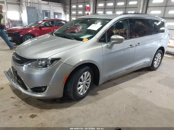2C4RC1BG9JR115184 2018 CHRYSLER PACIFICA - Image 2