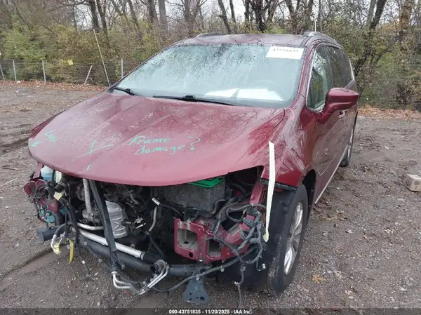 2C4RC1BG9JR119607 2018 CHRYSLER PACIFICA - Image 2