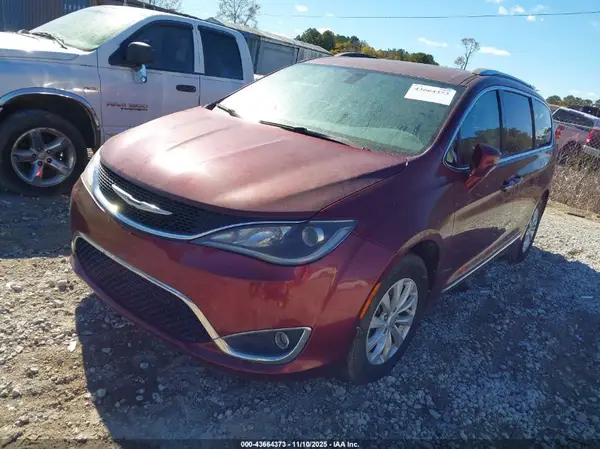 2C4RC1BG9JR119610 2018 CHRYSLER PACIFICA - Image 2
