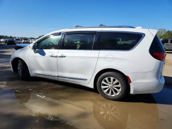 2C4RC1BG9JR120210 2018 CHRYSLER PACIFICA - Image 2