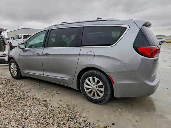 2C4RC1BG9JR124208 2018 CHRYSLER PACIFICA - Image 2