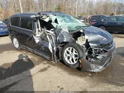2C4RC1BG9JR127268 2018 CHRYSLER PACIFICA