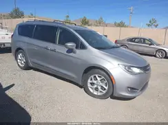2C4RC1BG9JR127366 2018 CHRYSLER PACIFICA