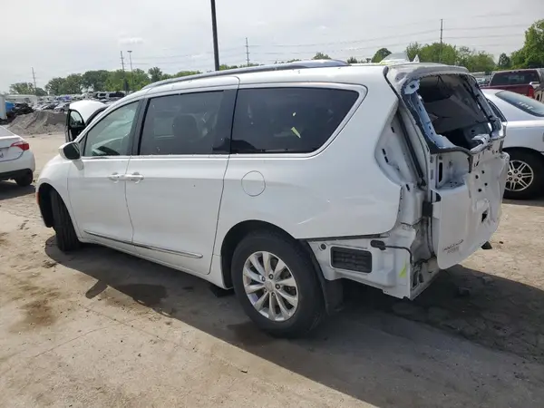 2C4RC1BG9JR128761 2018 CHRYSLER PACIFICA - Image 2