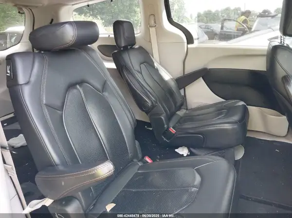 2C4RC1BG9JR132048 2018 CHRYSLER PACIFICA - Image 8