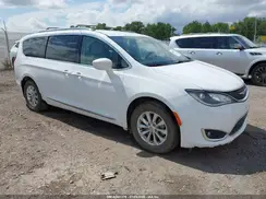 2C4RC1BG9JR141879 2018 CHRYSLER PACIFICA