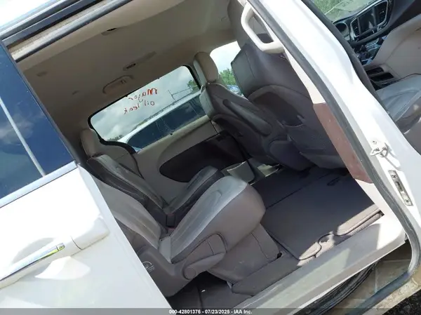 2C4RC1BG9JR141879 2018 CHRYSLER PACIFICA - Image 8