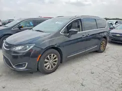 2C4RC1BG9JR142577 2018 CHRYSLER PACIFICA