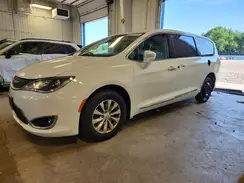2C4RC1BG9JR143910 2018 CHRYSLER PACIFICA
