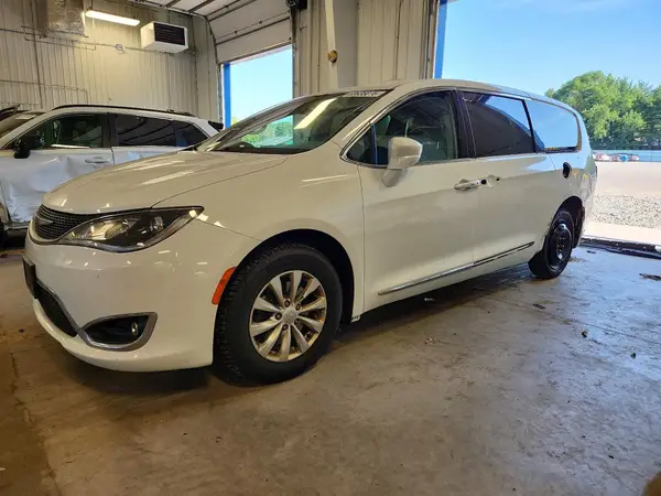 2C4RC1BG9JR143910 2018 CHRYSLER PACIFICA - Image 1