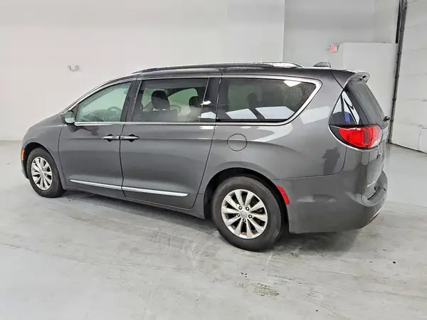 2C4RC1BG9JR144684 2018 CHRYSLER PACIFICA - Image 2