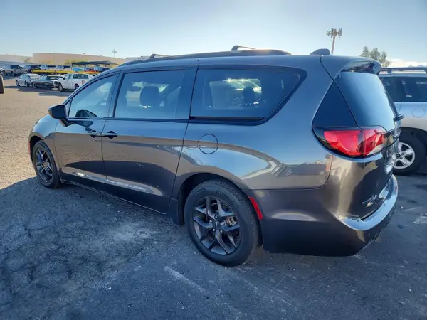 2C4RC1BG9JR157354 2018 CHRYSLER PACIFICA - Image 2