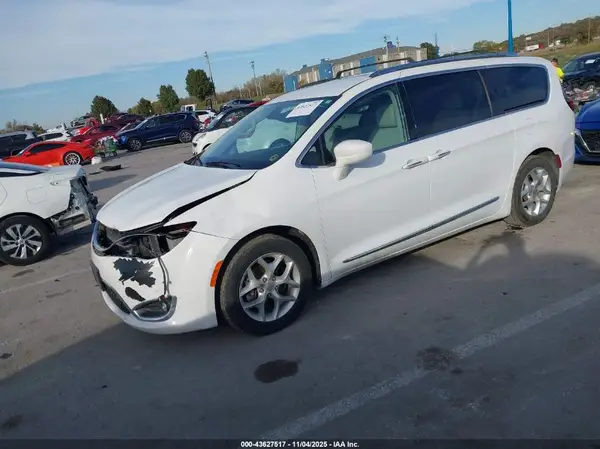 2C4RC1BG9JR171447 2018 CHRYSLER PACIFICA - Image 2