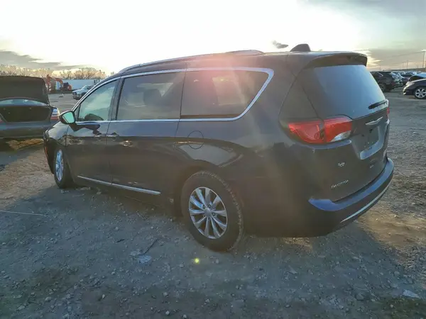 2C4RC1BG9JR174753 2018 CHRYSLER PACIFICA - Image 2