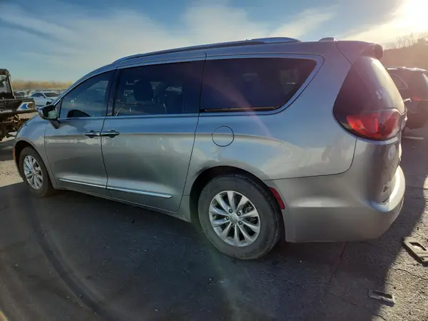 2C4RC1BG9JR186126 2018 CHRYSLER PACIFICA - Image 2