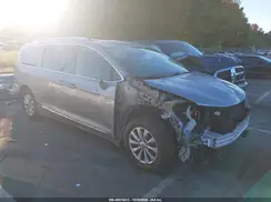 2C4RC1BG9JR192699 2018 CHRYSLER PACIFICA