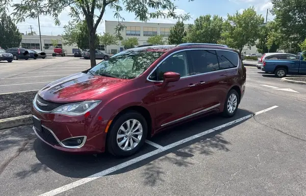 2C4RC1BG9JR211624 2018 CHRYSLER PACIFICA - Image 2