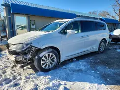 2C4RC1BG9JR214099 2018 CHRYSLER PACIFICA