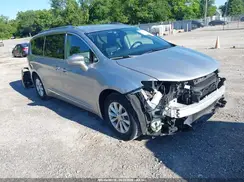 2C4RC1BG9JR214121 2018 CHRYSLER PACIFICA