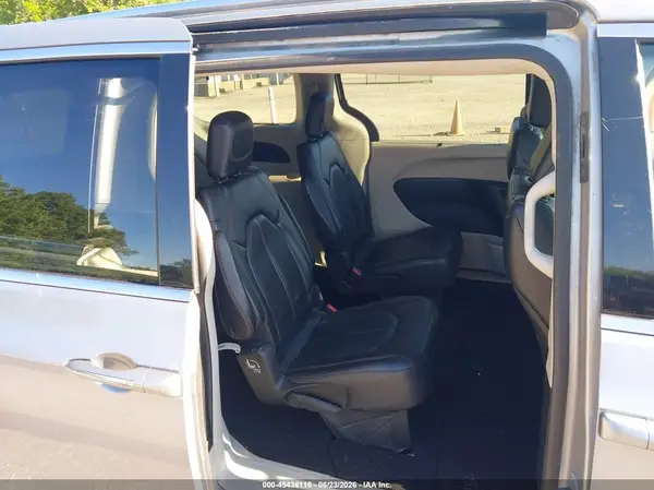 2C4RC1BG9JR214121 2018 CHRYSLER PACIFICA - Image 8