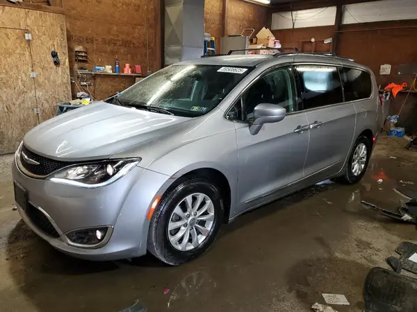 2C4RC1BG9JR217388 2018 CHRYSLER PACIFICA - Image 1
