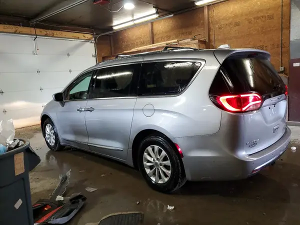 2C4RC1BG9JR217388 2018 CHRYSLER PACIFICA - Image 2