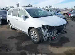 2C4RC1BG9JR217603 2018 CHRYSLER PACIFICA