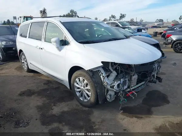 2C4RC1BG9JR217603 2018 CHRYSLER PACIFICA - Image 1