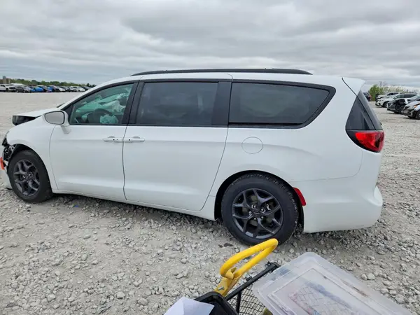 2C4RC1BG9JR235941 2018 CHRYSLER PACIFICA - Image 2