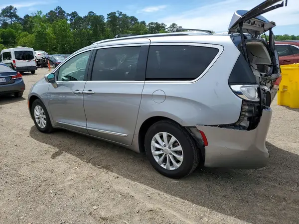 2C4RC1BG9JR246082 2018 CHRYSLER PACIFICA - Image 2