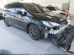 2C4RC1BG9JR247958 2018 CHRYSLER PACIFICA