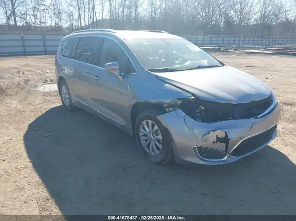 2C4RC1BG9JR257356 2018 CHRYSLER PACIFICA - Image 1