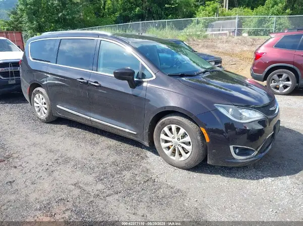 2C4RC1BG9JR258782 2018 CHRYSLER PACIFICA - Image 1