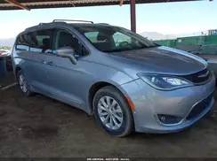 2C4RC1BG9JR262878 2018 CHRYSLER PACIFICA